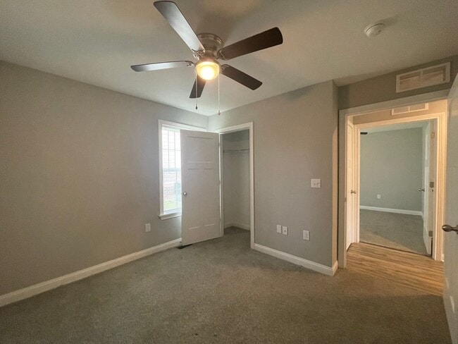 Building Photo - 3 Ranch Single Family Home- Fitness, Pools...