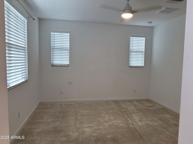 Building Photo - 2754 S Apache Dr