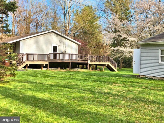 Building Photo - 5 White Oak Trail