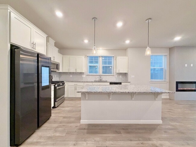 Building Photo - 8153 SE Crabapple St