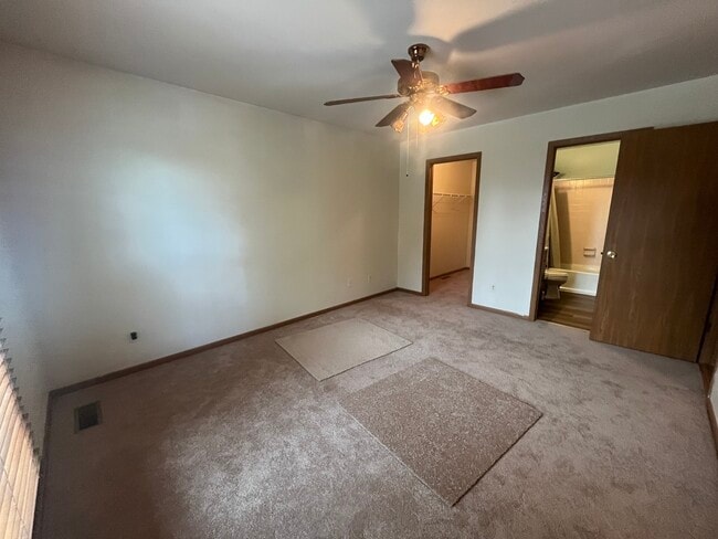Building Photo - 965 Amberwood Pl