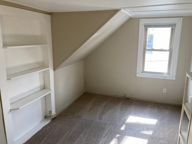 Building Photo - 27 Grove St