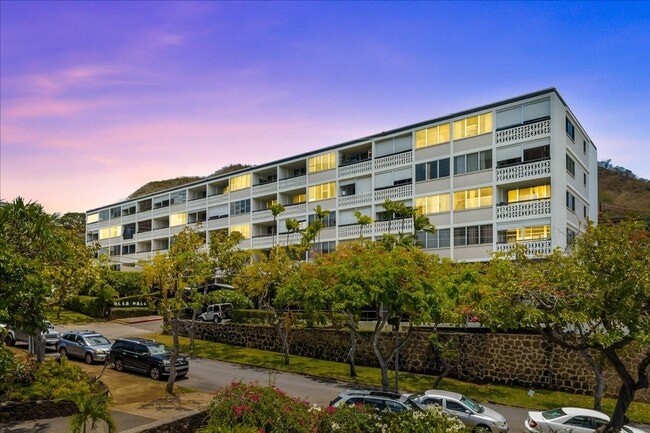 Building Photo - Newly renovated one bedroom condo with lov...