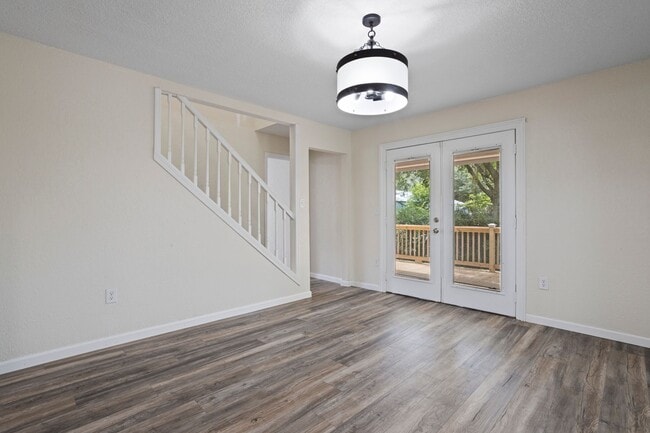 Building Photo - Beautiful home in Moss Point