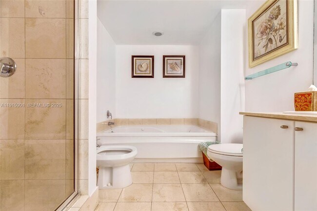 Building Photo - 17375 Collins Ave