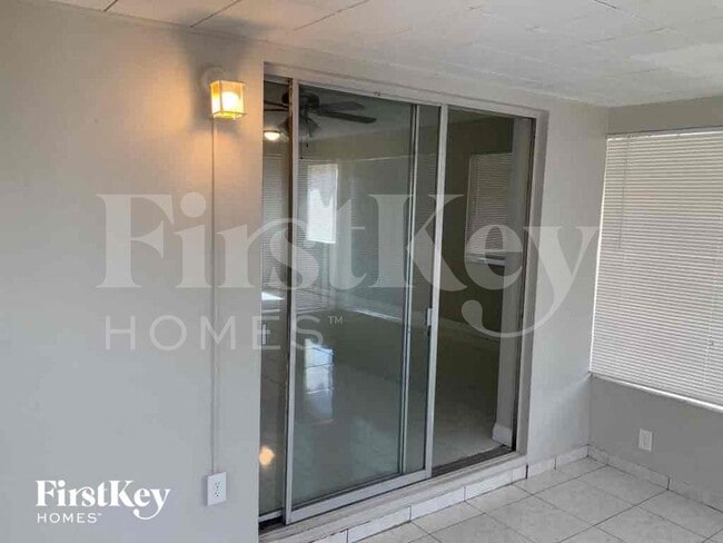 Building Photo - 1410 NE 43rd Ct