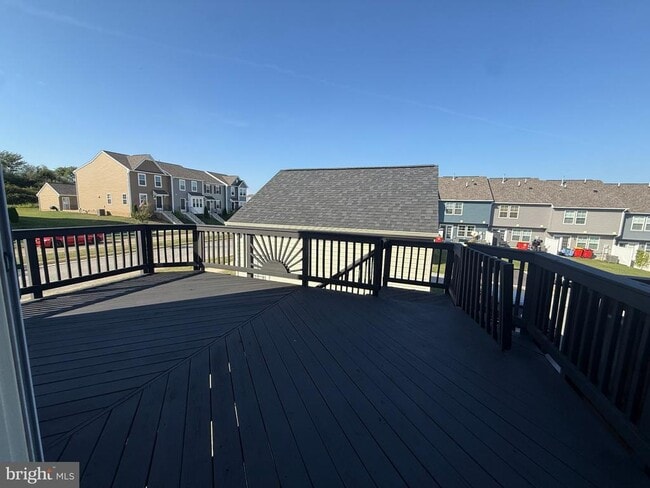Building Photo - 60 Deerbrook Dr