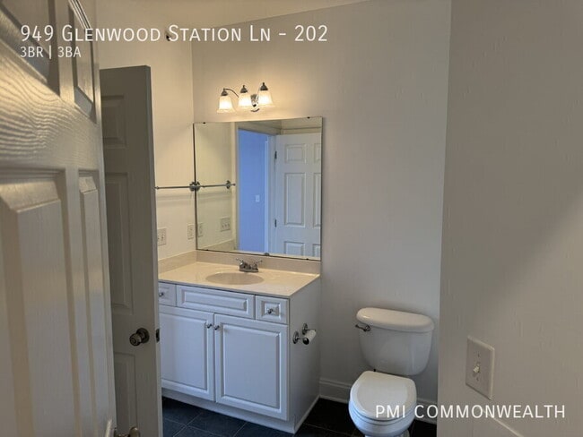 Building Photo - 949 Glenwood Station Ln