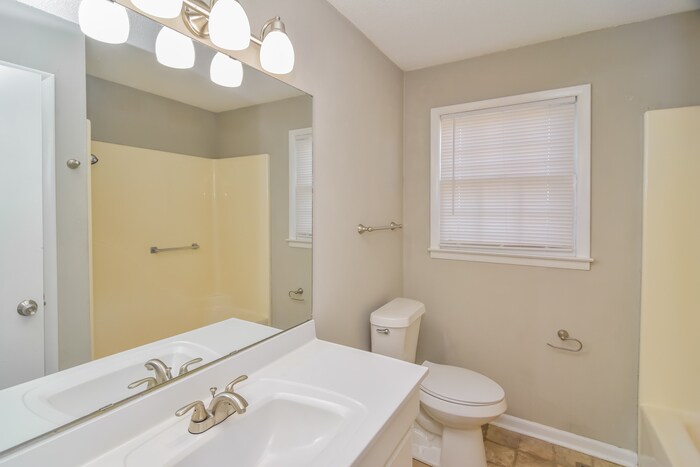 Building Photo - 212 Brady Dr