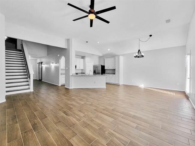 Building Photo - 8822 Rolling Rapids Rd