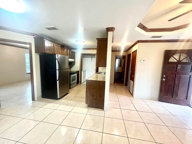 Building Photo - 2704 San Agustin Ave