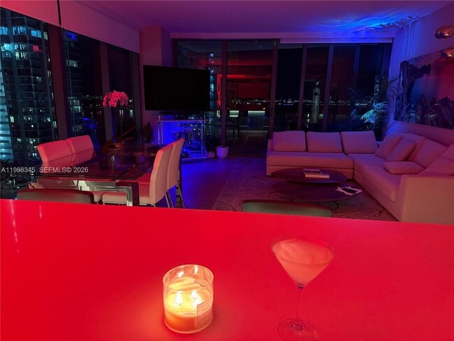 Building Photo - 460 NE 28th St