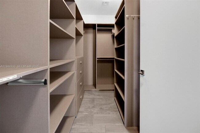 Building Photo - 701 N Fort Lauderdale Beach Blvd