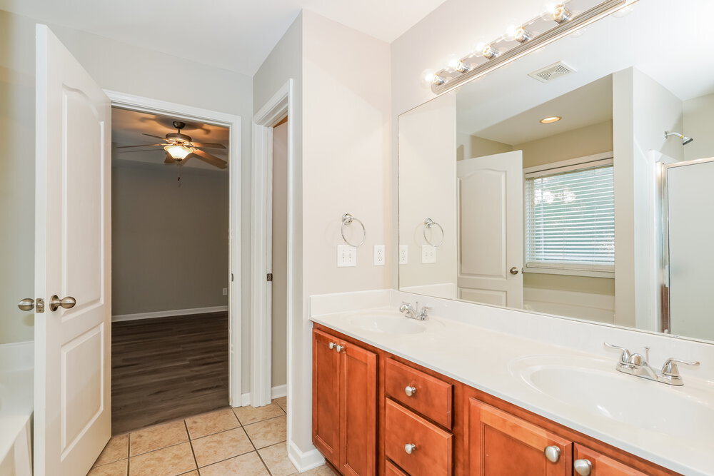 Building Photo - 723 Wildwood Dr