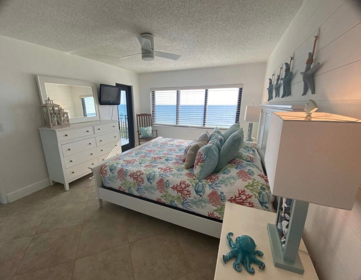 Building Photo - 10102 S Ocean Dr