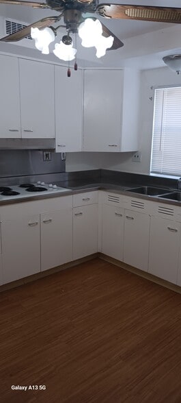 Building Photo - 8804 Riverview Blvd