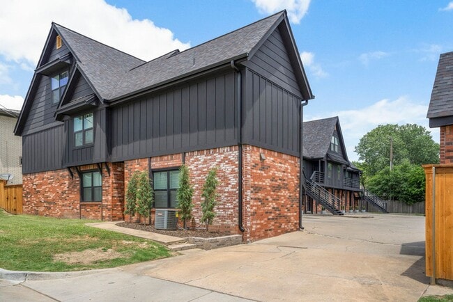 Building Photo - ONYX at 37th