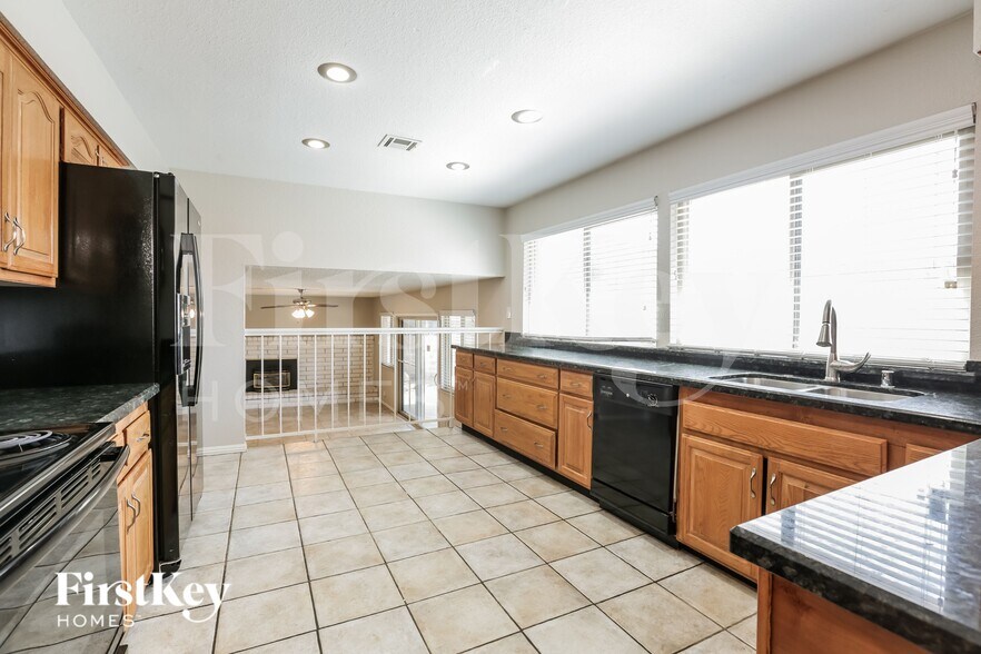 Building Photo - 5341 Supai Dr