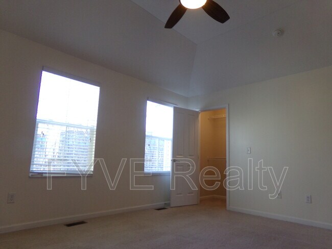 Building Photo - 467 Westgreen Ln