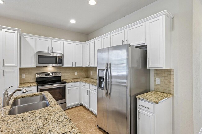 Building Photo - 711 Rolling Oak Dr