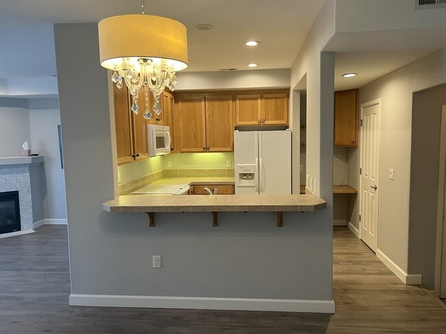 Building Photo - 10925 SW Briarwood Pl