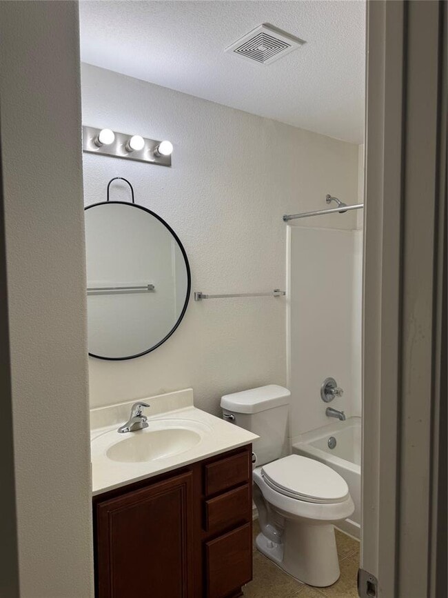 Building Photo - 5609 Viewpoint Dr
