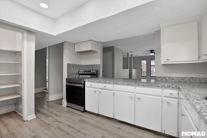 Building Photo - 17805 Villa Way Dr