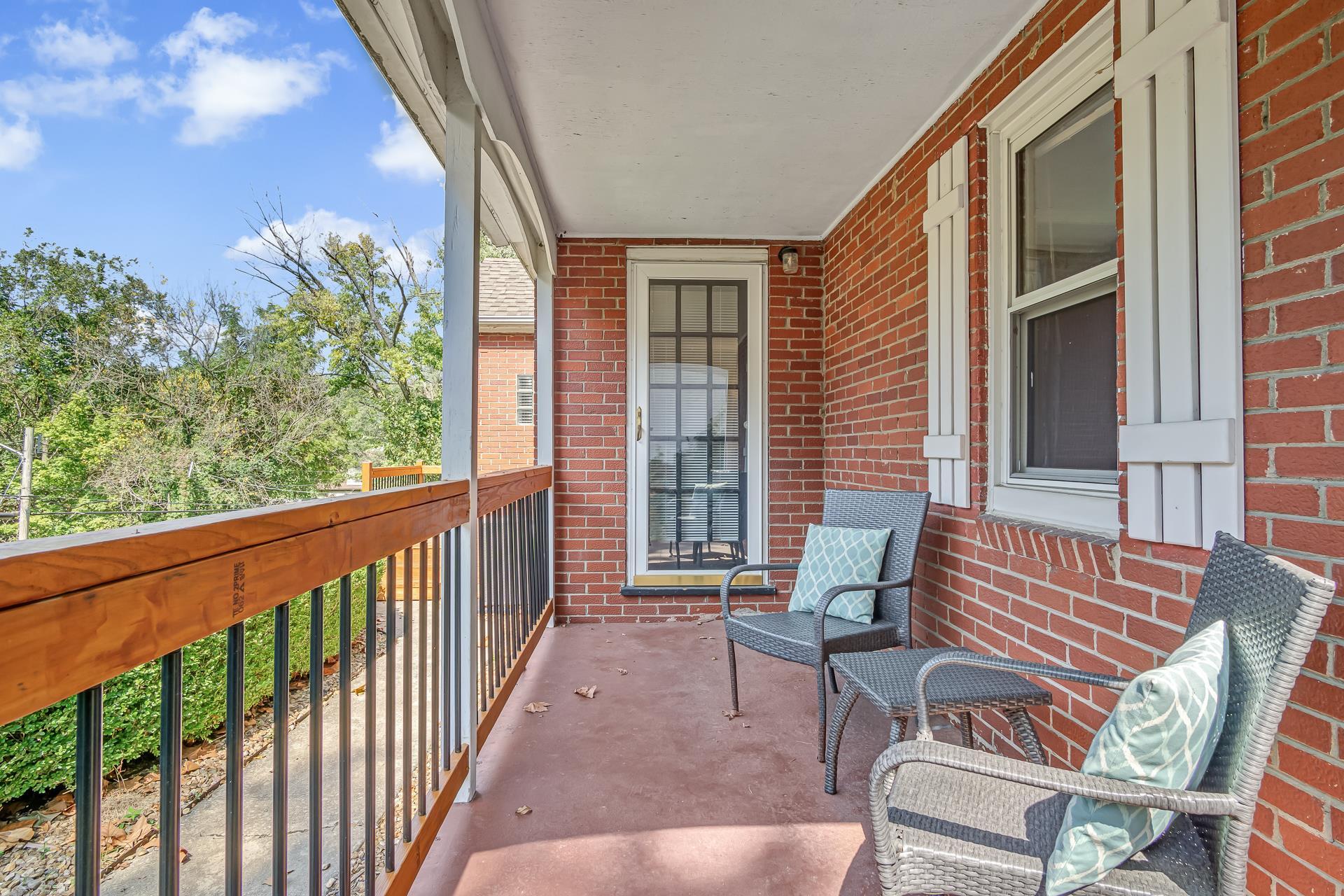Love the front porch! - 1603 Jersey St