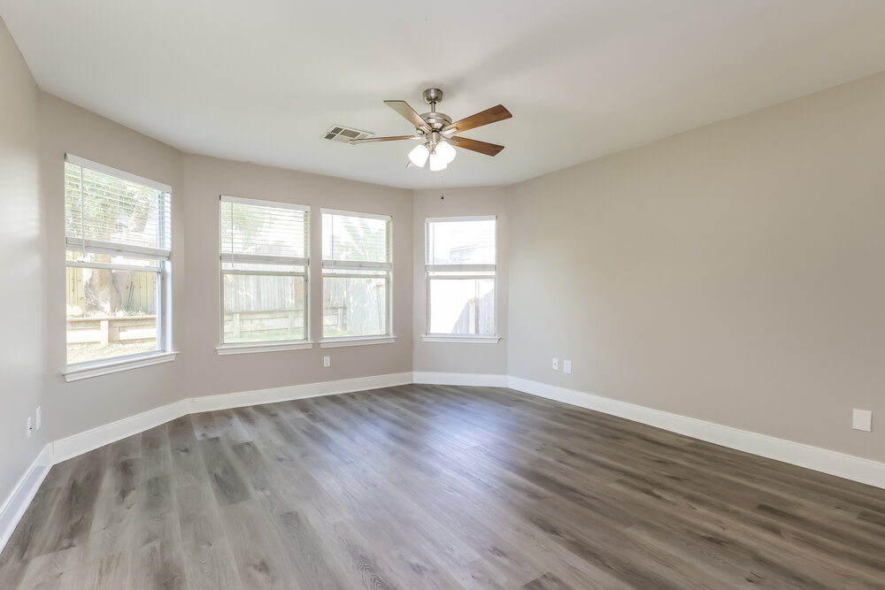 Building Photo - 18469 Sunrise Oaks Ct