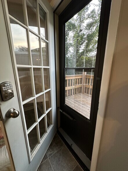 Building Photo - 1801 Windover Pl SW
