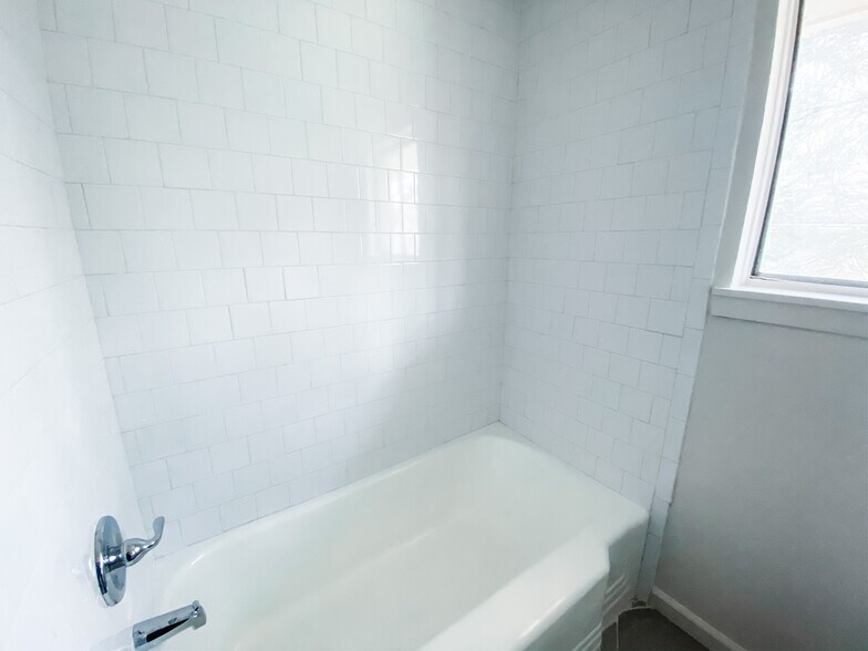 Building Photo - 536 81st St S