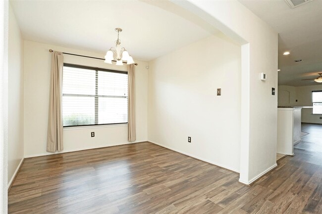 Building Photo - 1939 Wooded Acres Dr