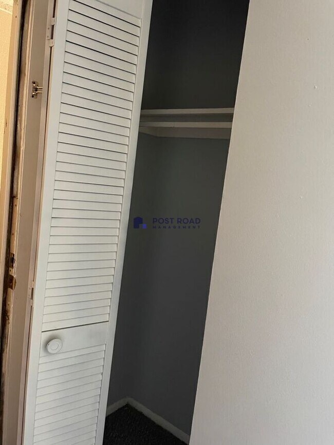 Building Photo - 2902 S Osage Ave