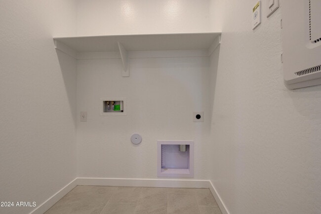 Building Photo - 17050 W Artemisa Ave