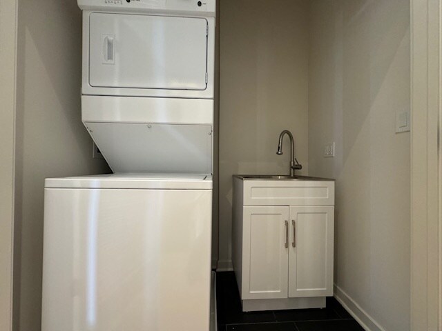 Building Photo - 4177 W Belmont Ave