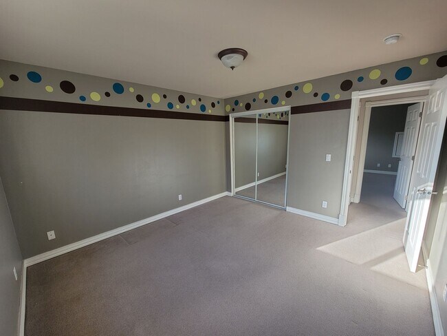 Building Photo - 3BR/2.5BA Home Near River – Stamped Patio,...