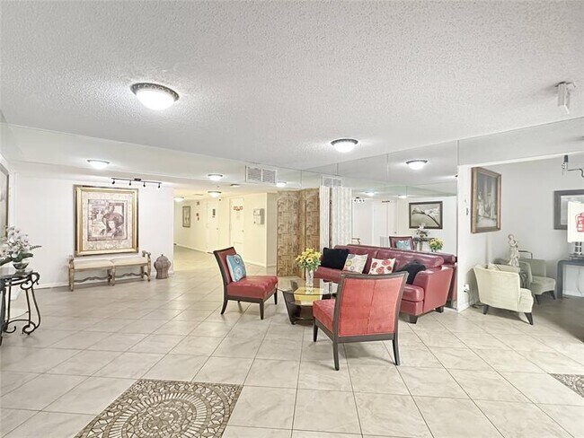 Building Photo - 3505 Oaks Way