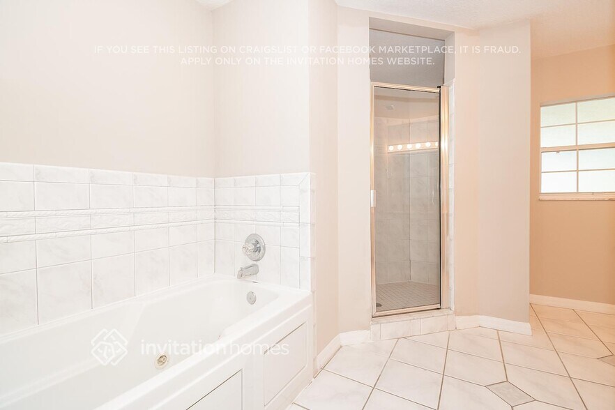 Building Photo - 404 Chamberlain Dr
