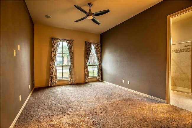 Building Photo - 185 Carrington Ln