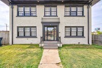 Building Photo - 324 NW 24th St