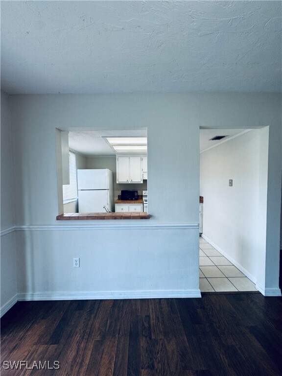 Building Photo - 12670 Kenwood Ln