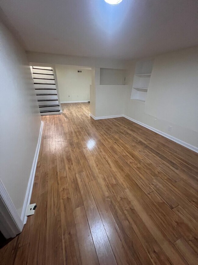 Building Photo - 425 Gibson Ave