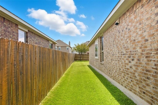Building Photo - 5925 Malta Cir