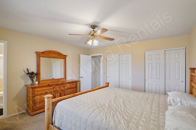 Building Photo - FURNISHED 2bd 2ba HOME