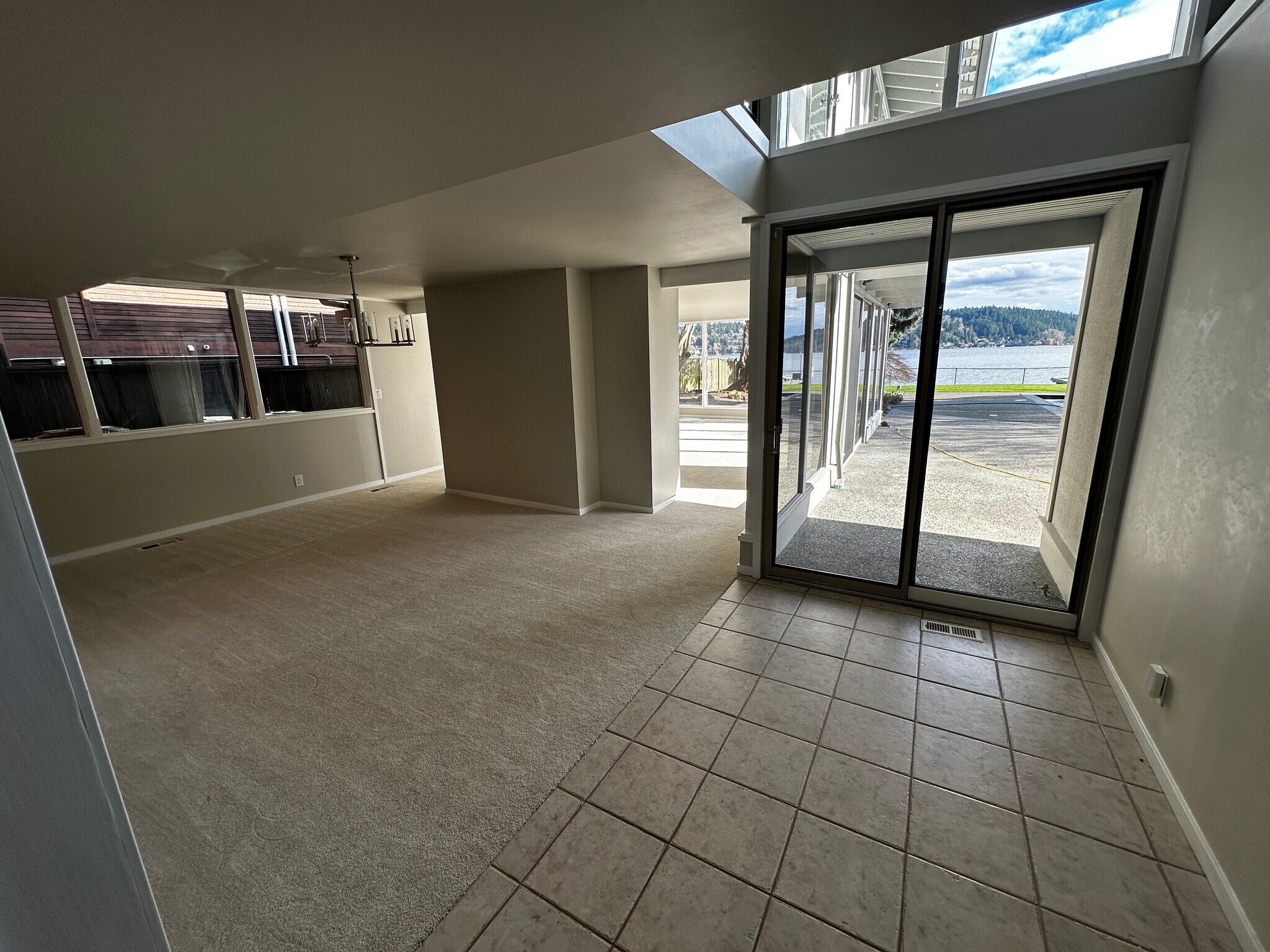 Building Photo - 16736 Shore Dr NE