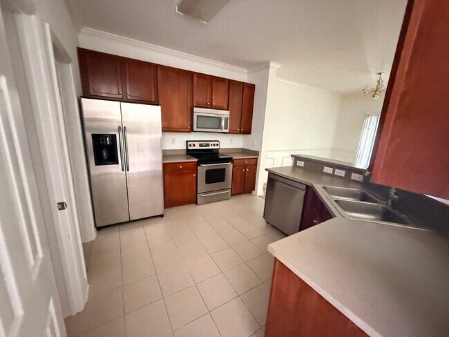 Building Photo - 8742 Appledale Dr