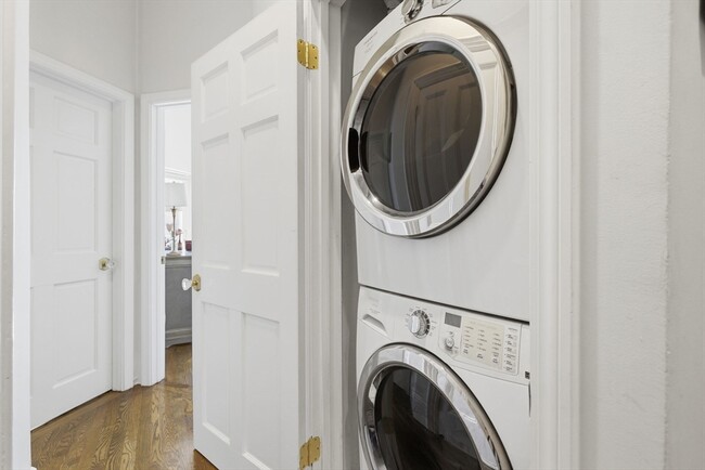 Building Photo - 80 W Concord St