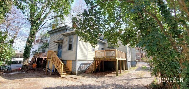 Building Photo - 209 E Peace St