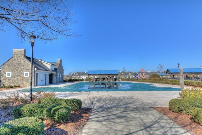 Building Photo - Luxurious 5 Bedroom 3.5 Bathroom for Rent ...