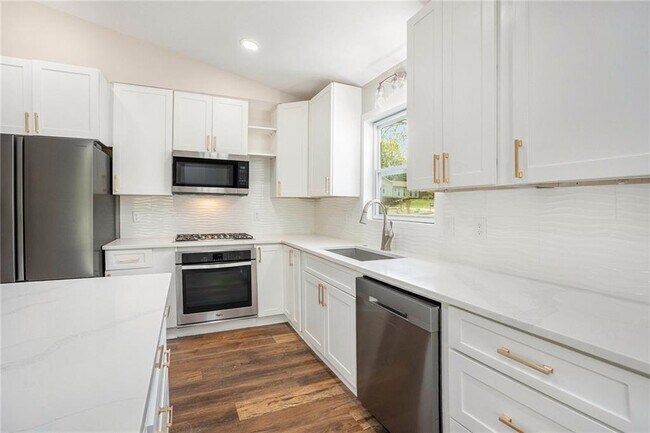 Building Photo - 218 Trickum Hills Ln